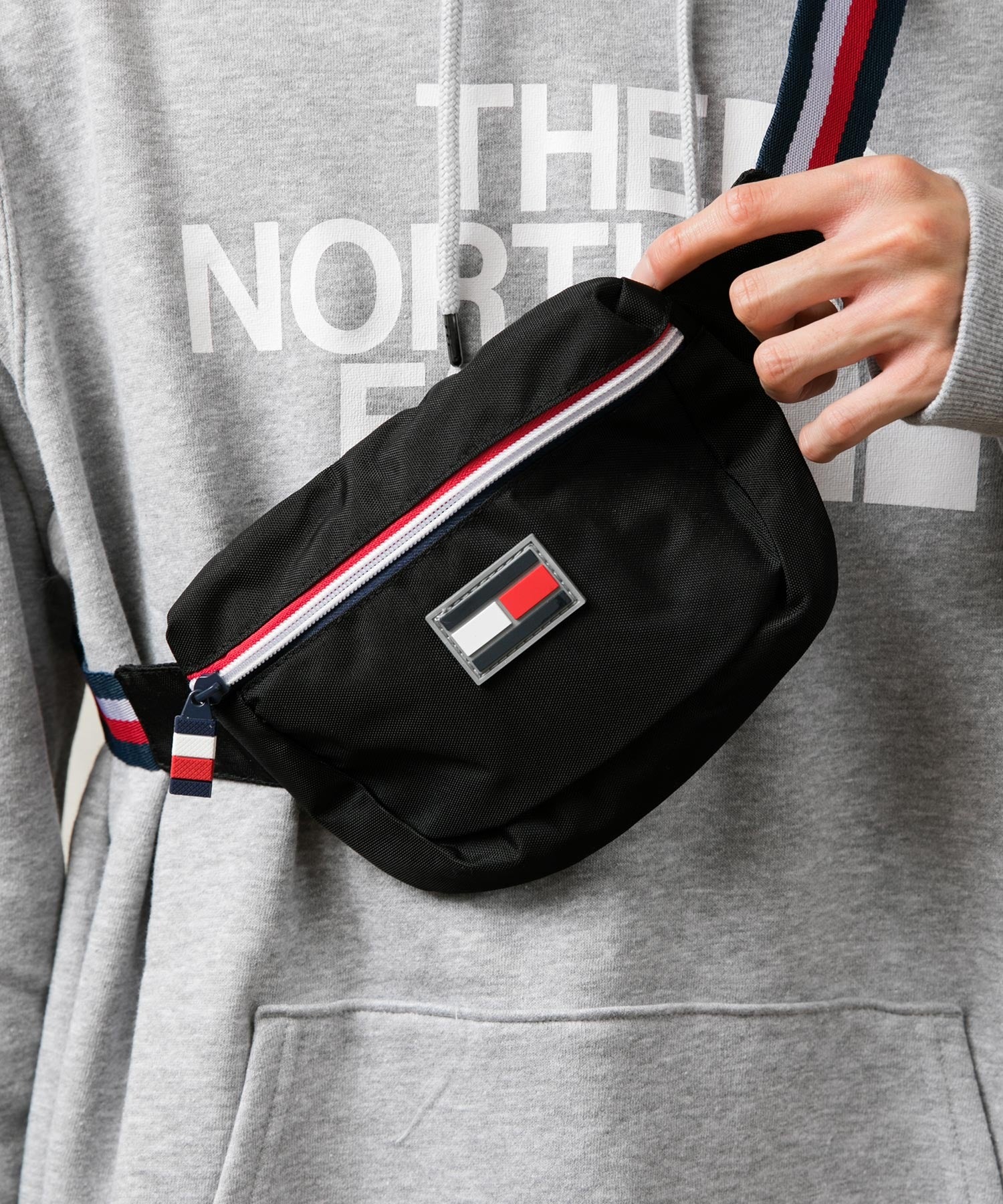 lovelani.com - TOMY HILFIGER ボディバッグ 価格比較