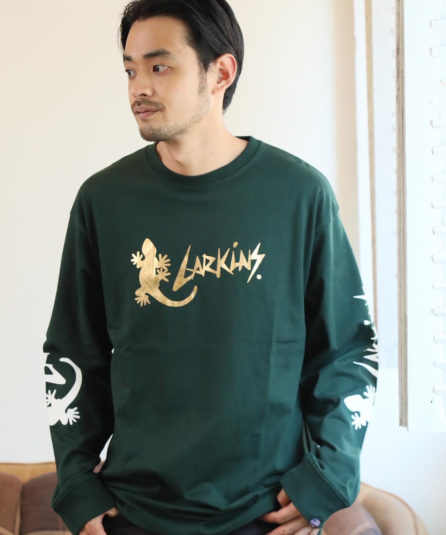 LARKINS/ラーキンス】箔プリントロングスリーブＴシャツ